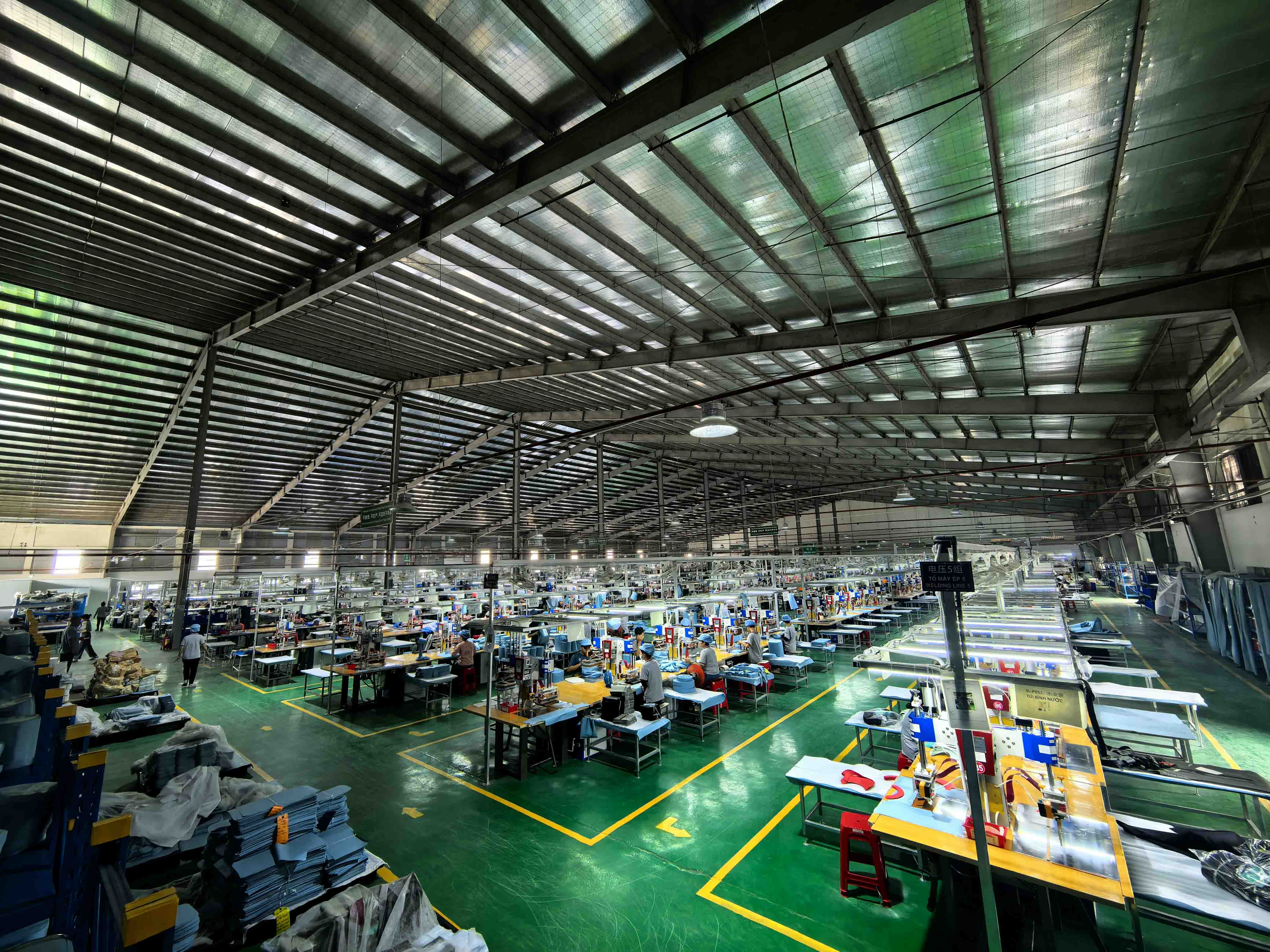RF Welding vs. Stitching: Which Manufacturing Method Creates Truly Waterproof Gear?